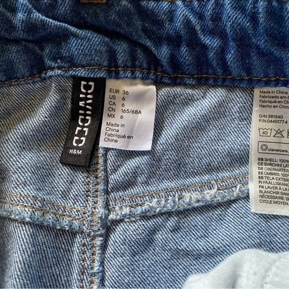 Embroidered patch denim mini skirt - Picture 8 of 12